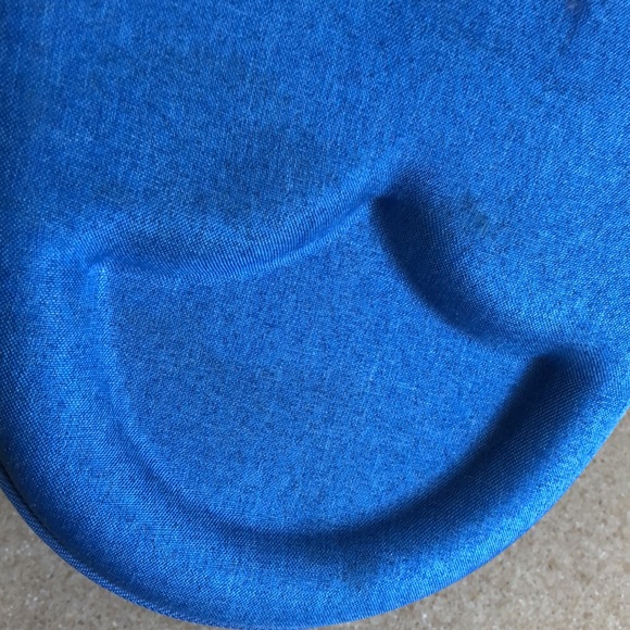 Hard Shell Headphone Travel Carrying Case - Picture 16 of 16